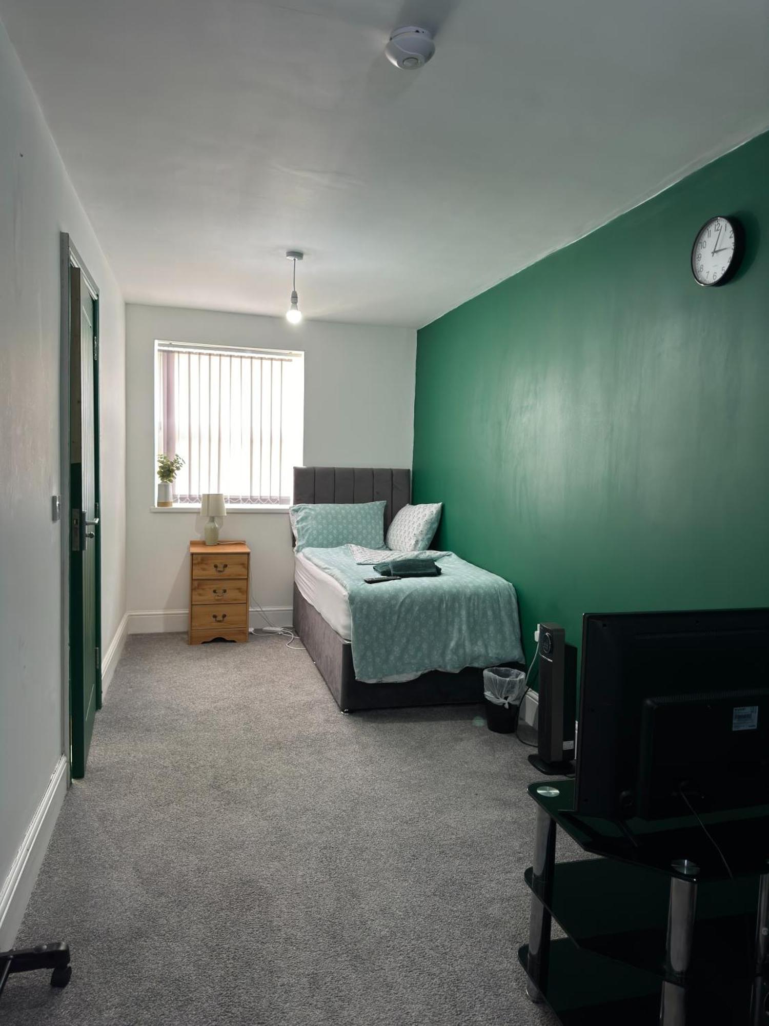 Ur Place Failsworth Екстериор снимка
