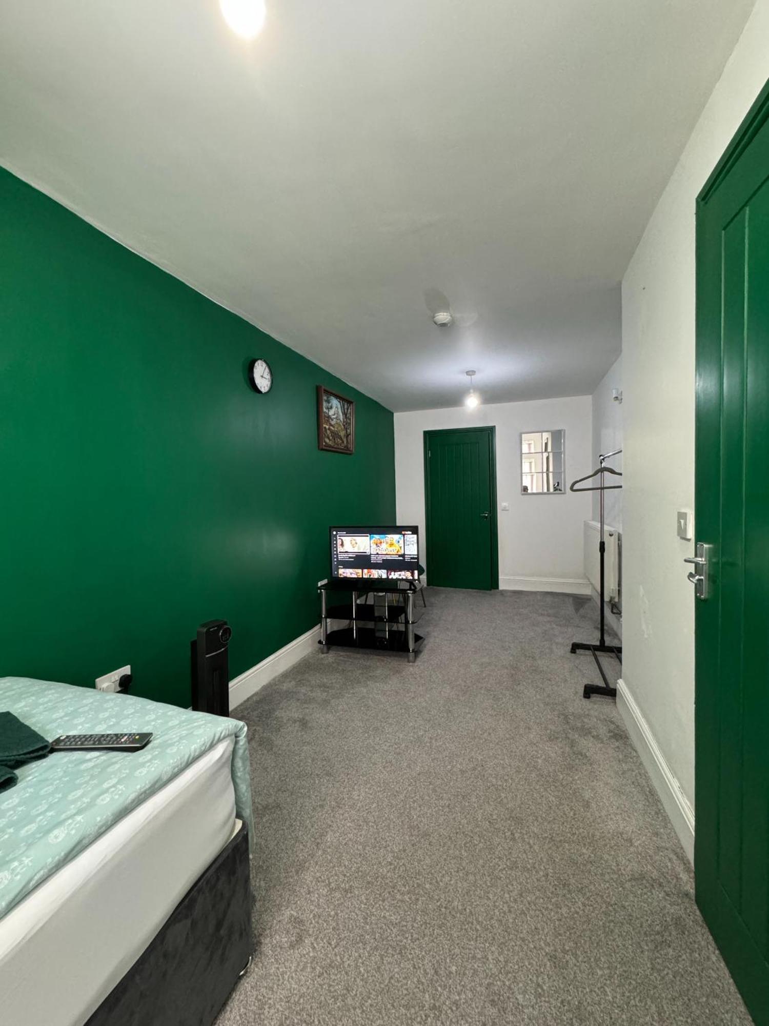Ur Place Failsworth Екстериор снимка